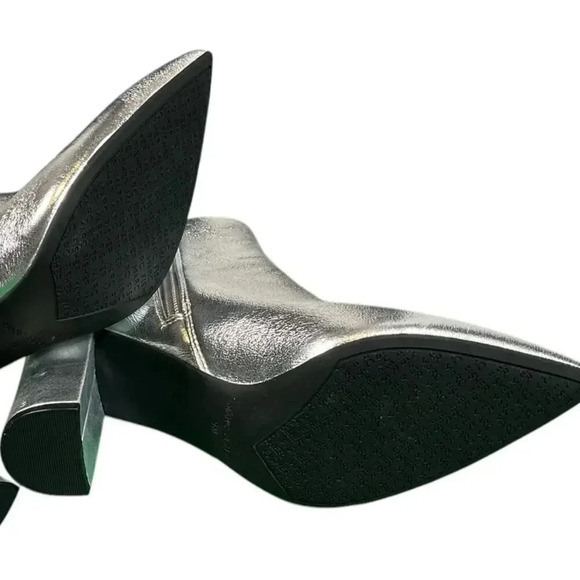 Marc Fisher Silver Metallic Bootie 3.5'' Block Heel Women's Size  7 Good Grip - Picture 7 of 8